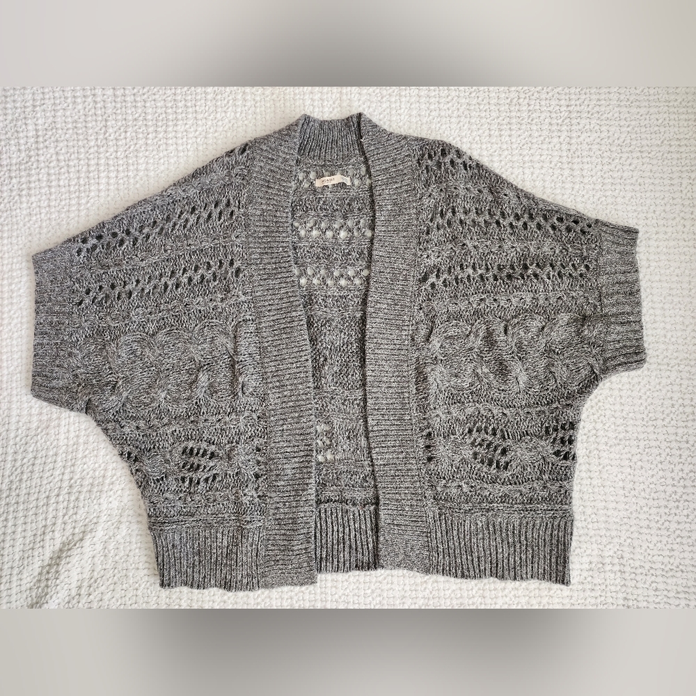 Old Navy gray and white sweater shrug size XXL